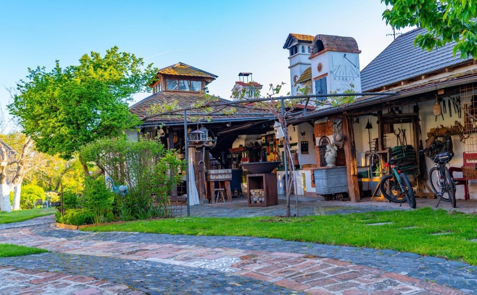 Dvor 13 Hokovce Hotel Buitenkant foto