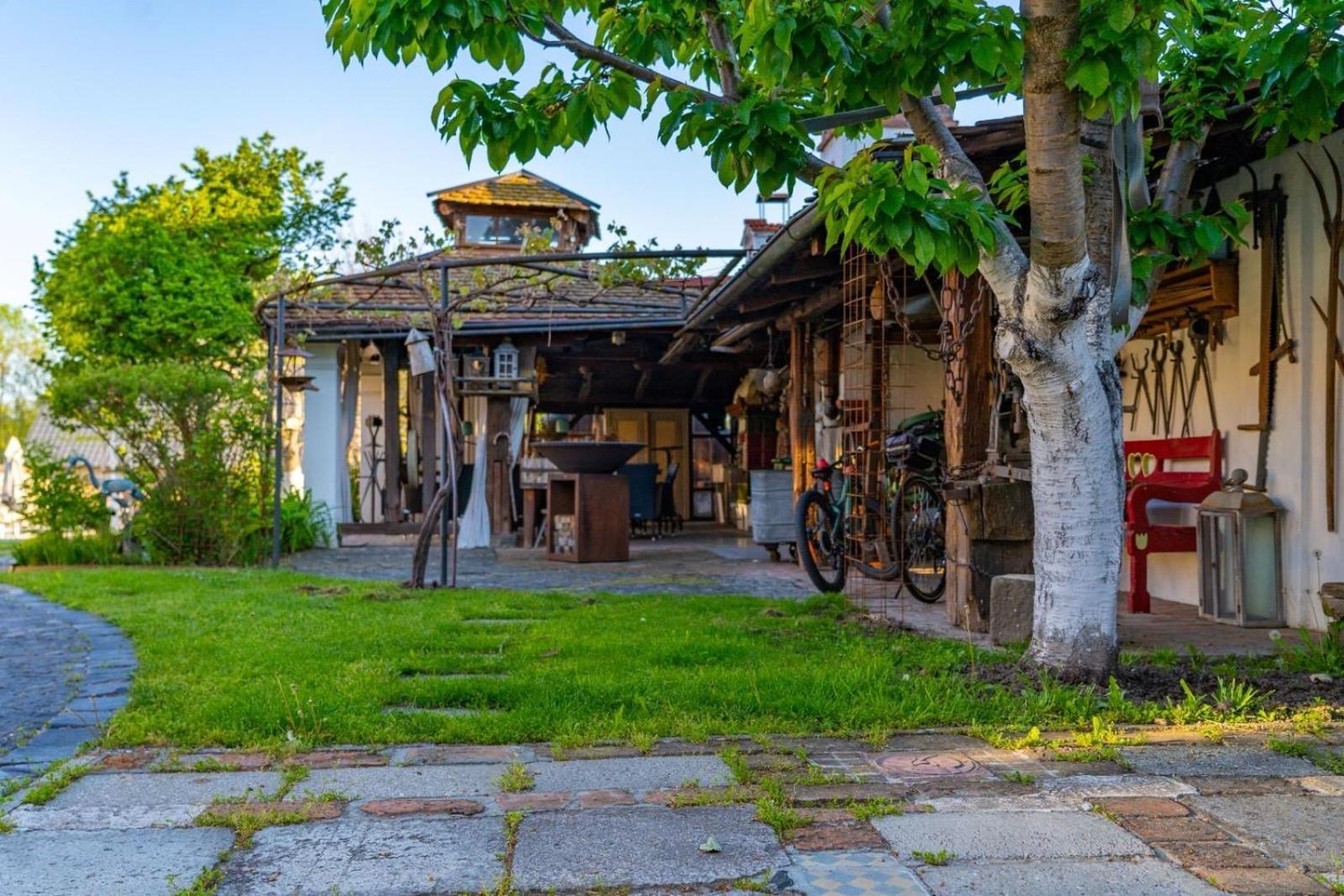 Dvor 13 Hokovce Hotel Buitenkant foto